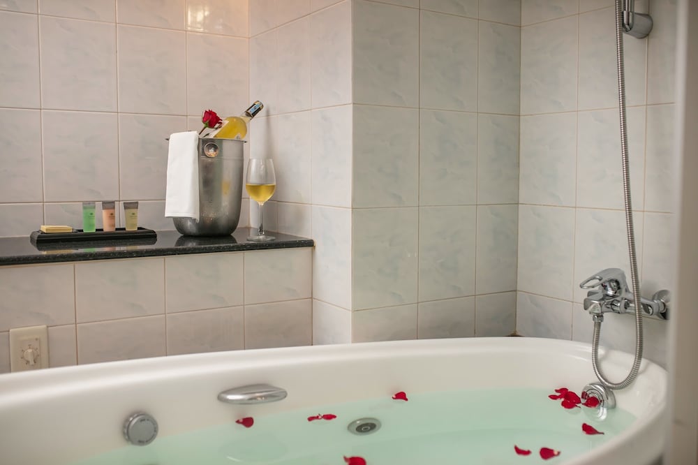 Фото The Tray Hotel