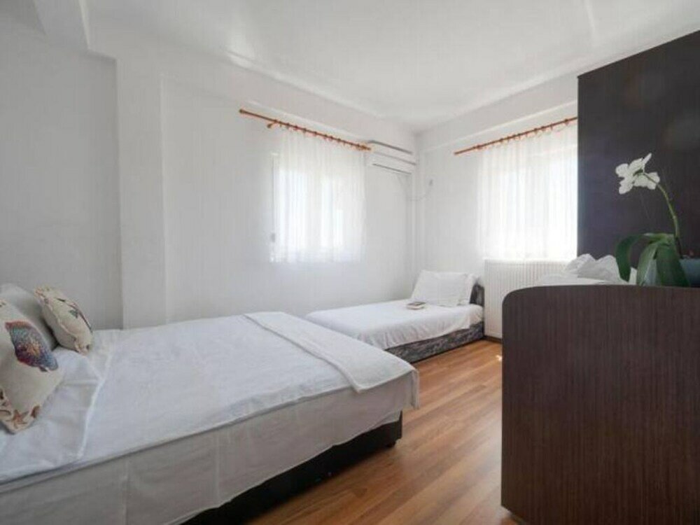 Фото Mediterranean Guest House Balkan