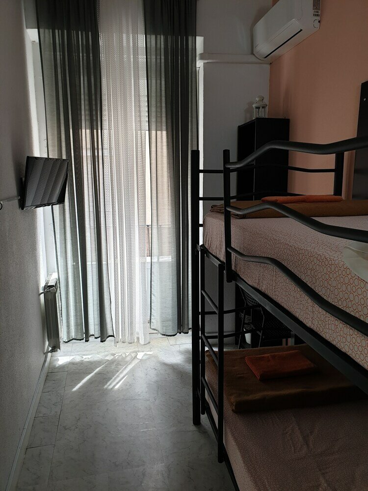 Фото Hostal Plaza Luna