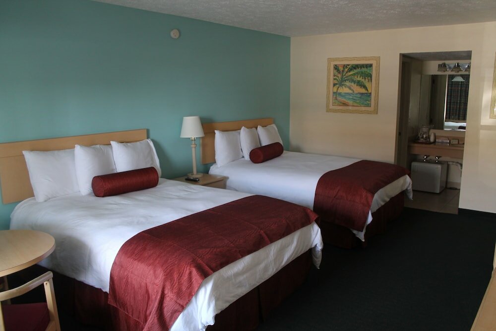 Фото Roland and Mary Ann Martin Resort