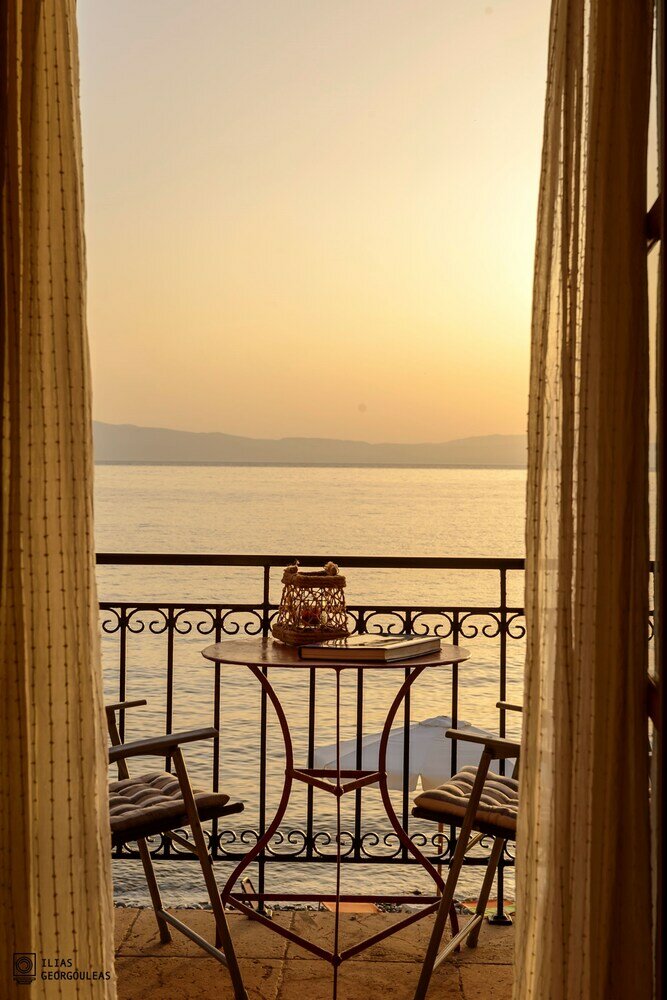 Фото Waveside Sanctuary - Luxurious Seastone Villa