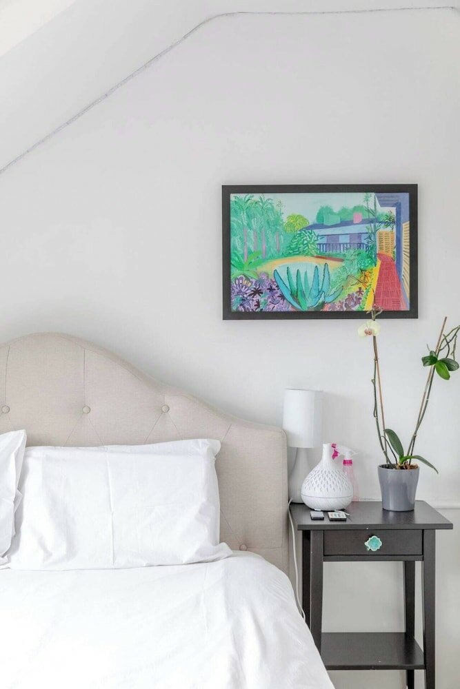 Фото Top Floor 1bd Flat With Balcony - Ladbroke Grove