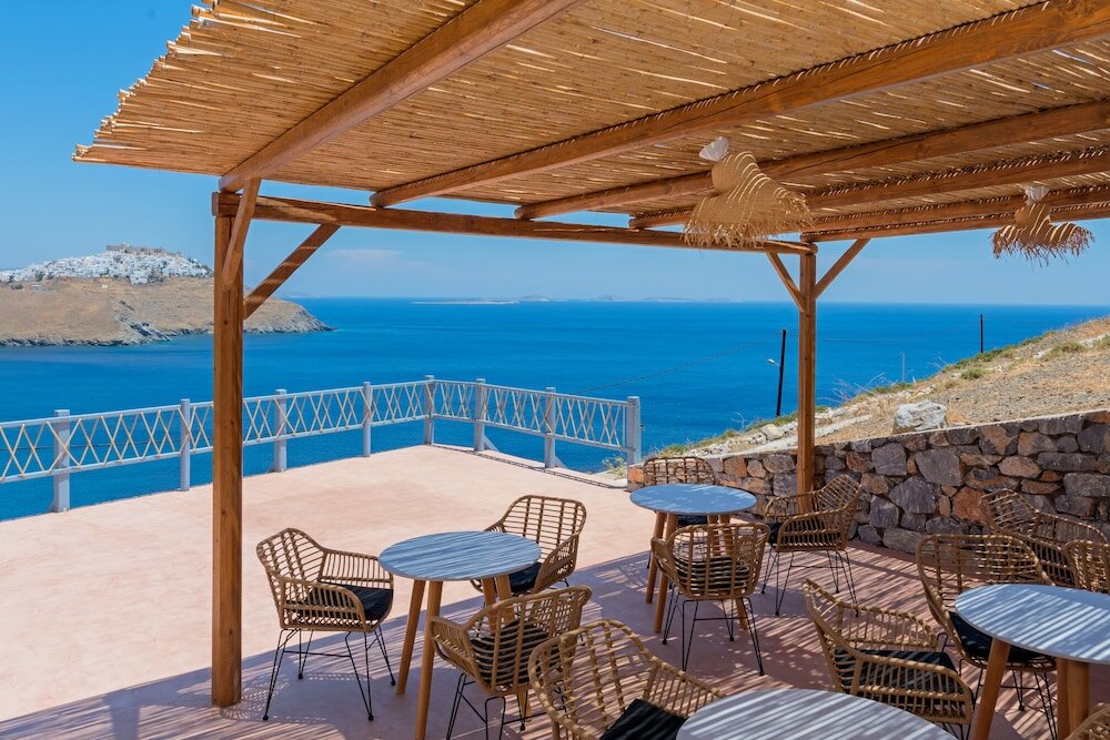 Фото Nisides Suites