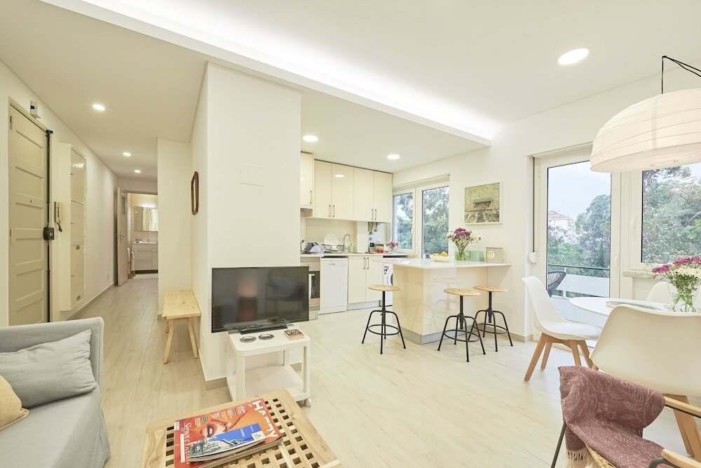 Фото Light Apartment W Balcony Apartment by TimeCooler