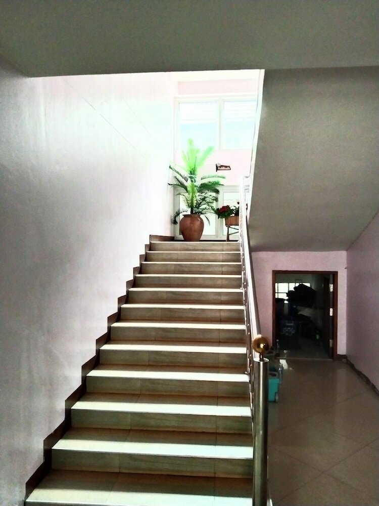 Фото OYO 75399 Choktipparat Place