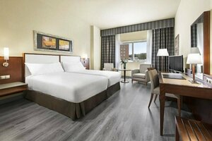 Гостиница Elba Almería Business & Convention Hotel