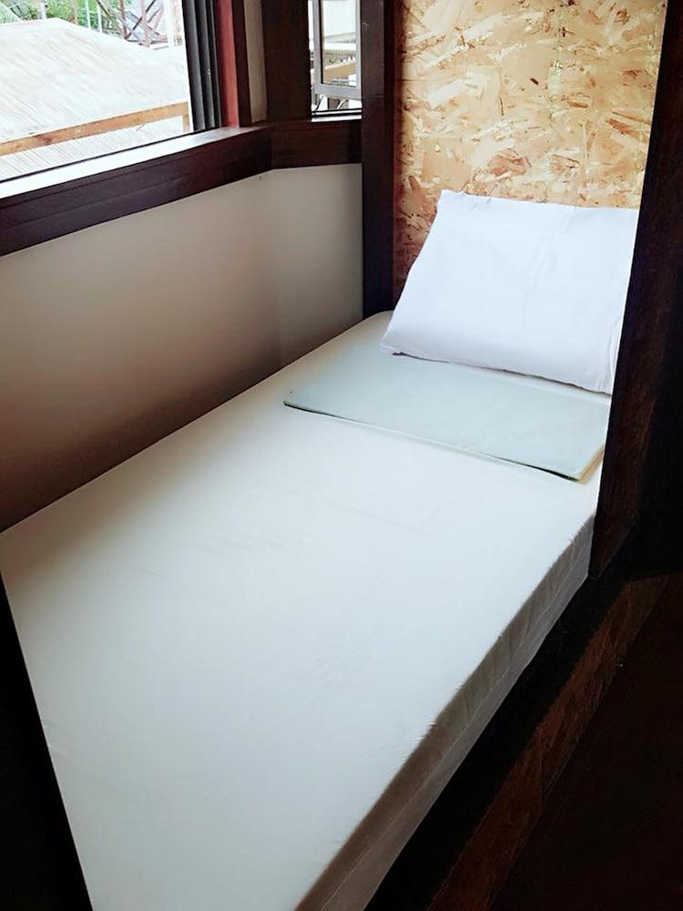 Фото Spinning Cat Hostel - Adults Only