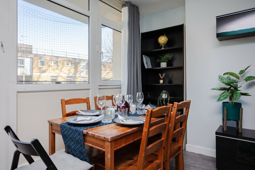 Фото Spacious 3 Bedroom Flat in the Heart of Shoreditch
