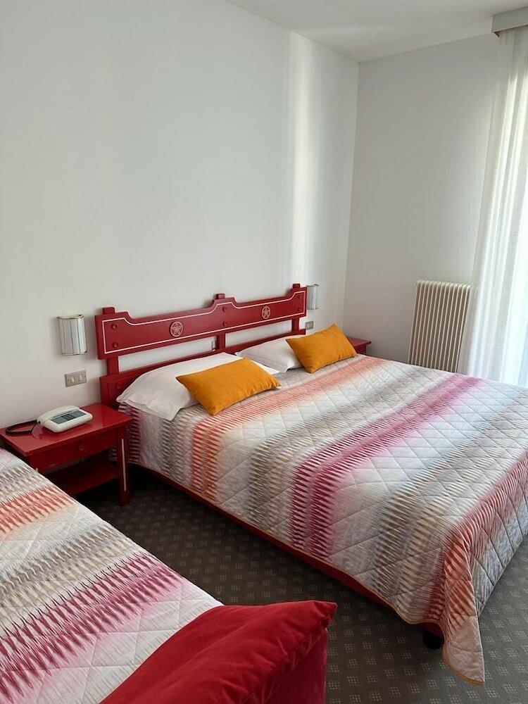 Фото Bike Garnì Villa Maria Torbole