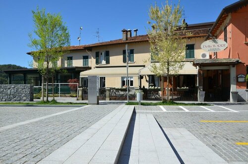 Гостиница Albergo Ristorante Della Torre в Черноббьо