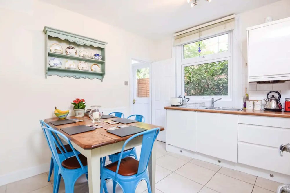 Фото Stylish & Quirky 1bd Flat - Tooting
