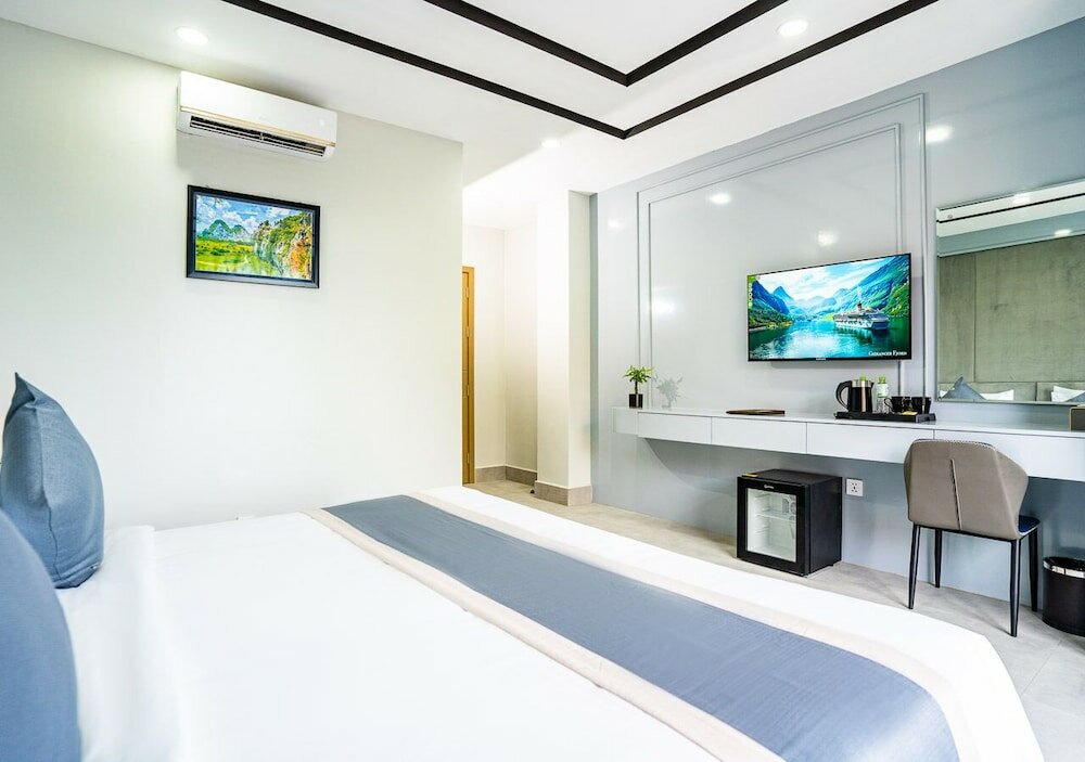 Фото The Square Kampot Hotel