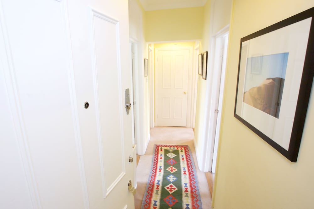 Фото Altido Luxurious 2br flat in Pimlico, near Warwick sq