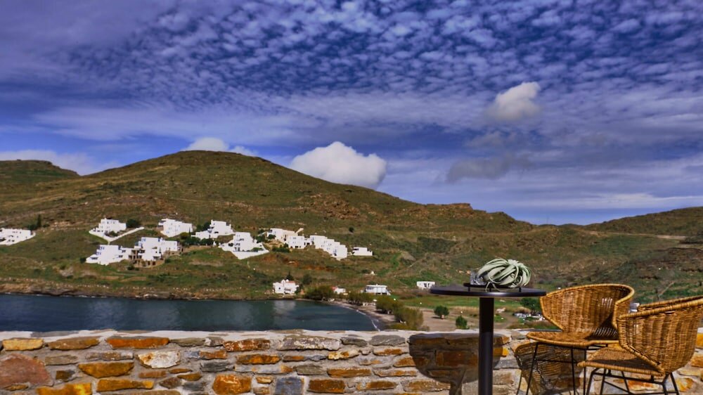 Фото Amal Kythnos Suites