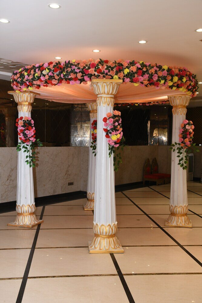 Фото Hotel Vibharaj Palace