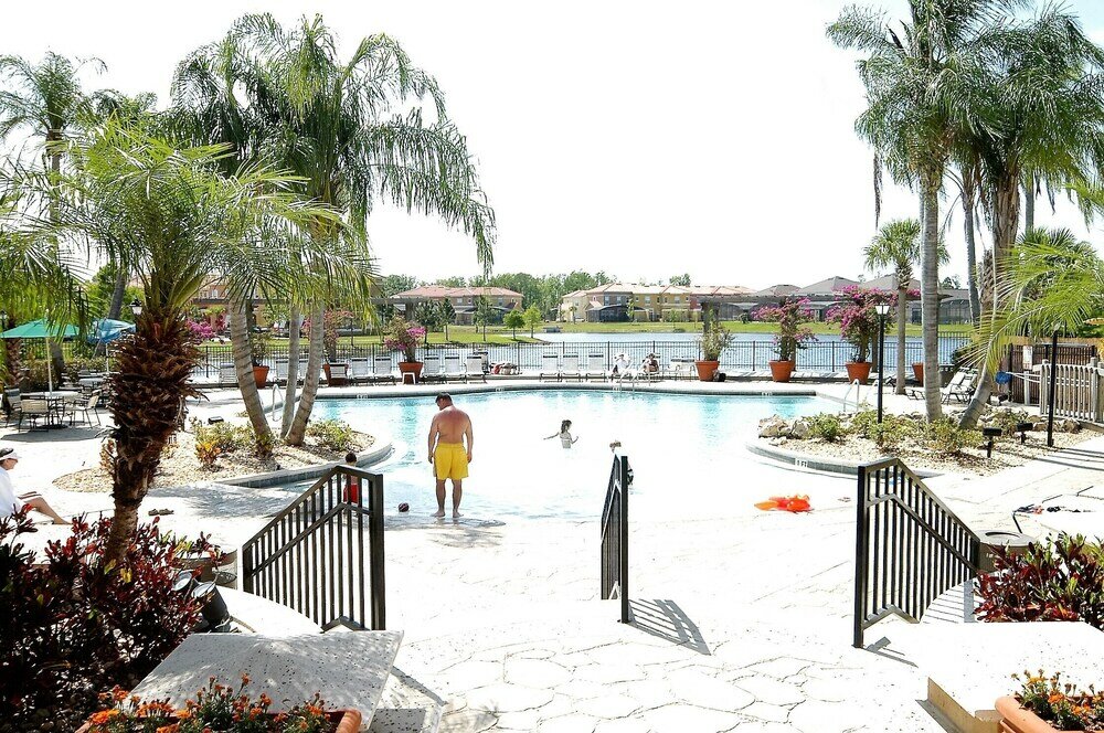 Фото 87631 Games Room+2-masters+hottub+water View!