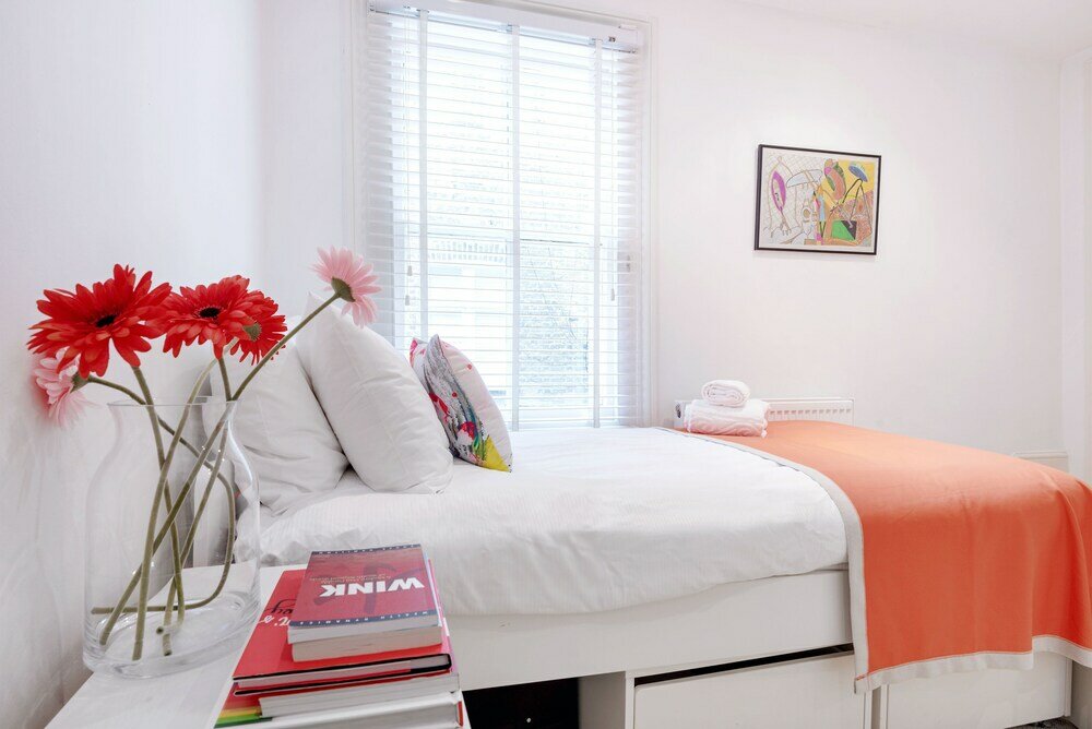 Фото Colourful West Kensington Home Close to Earls Court