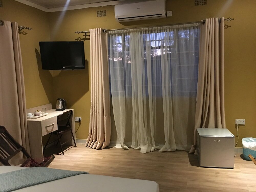 Фото Flower Inn Guest House