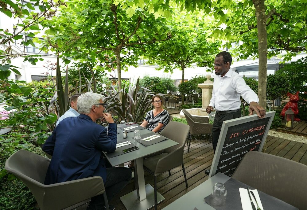 Фото Mercure Paris Gare Montparnasse Tgv