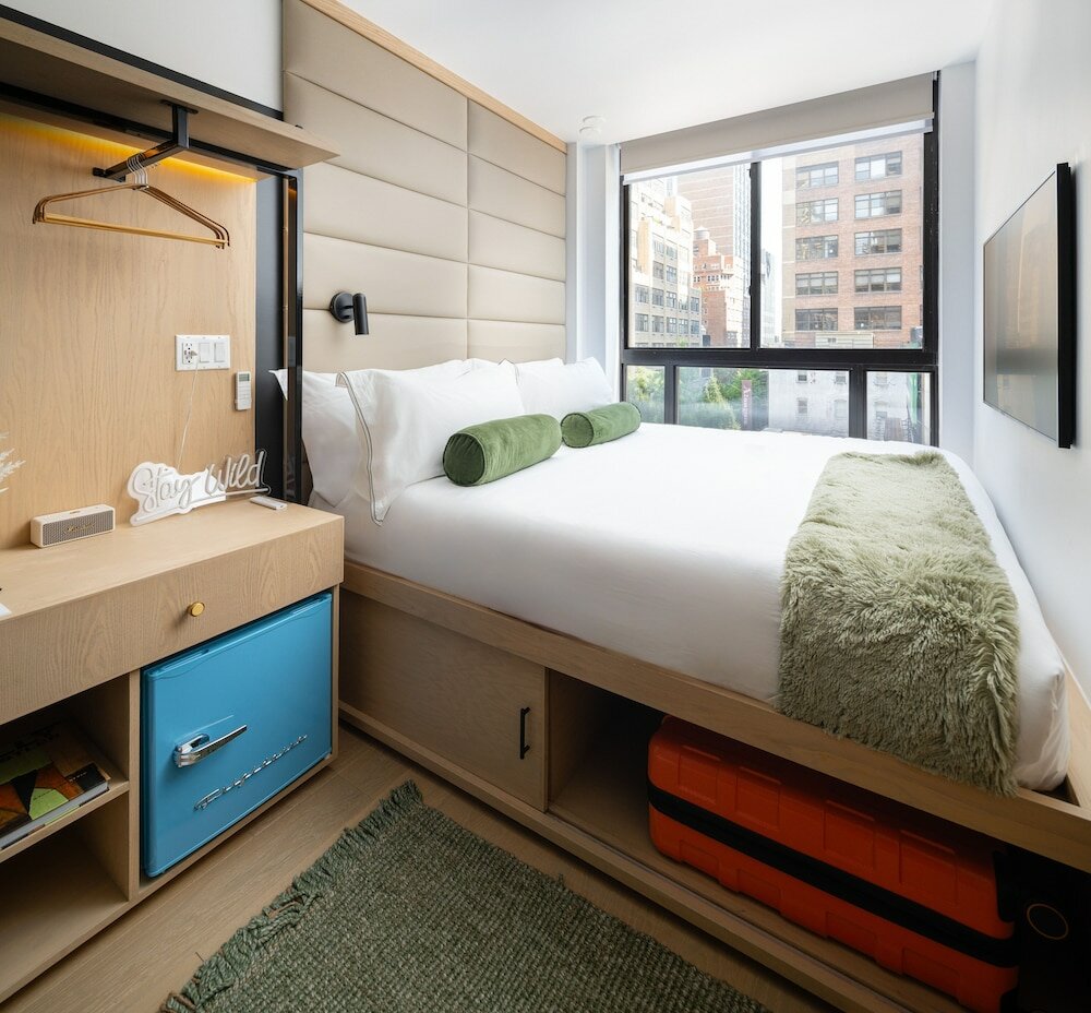 Фото Little Charlie Hotel