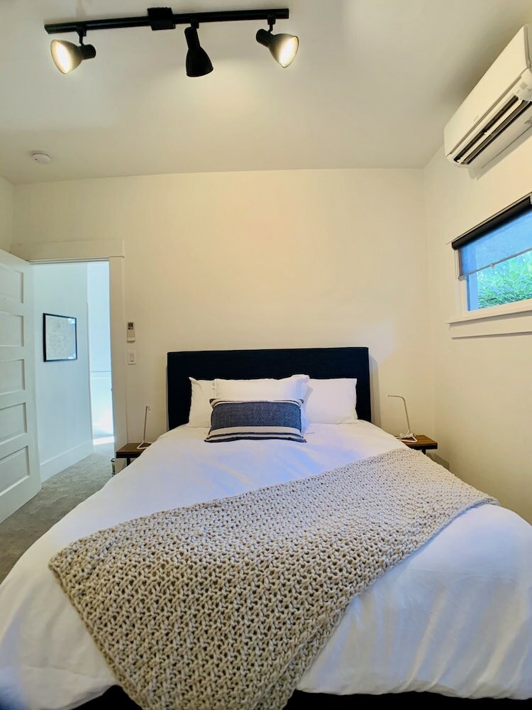 Фото Central Queen Anne Lookout