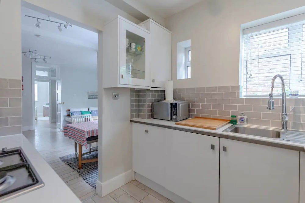 Фото Spacious 1bd Flat With Garden - Hampstead Heath