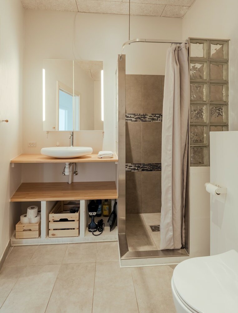 Фото Delightful 2 Bedroom Apt Balcony Parking