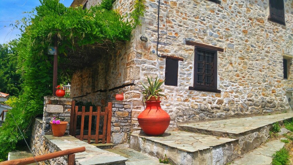 Фото Traditional Guest Home Dimou