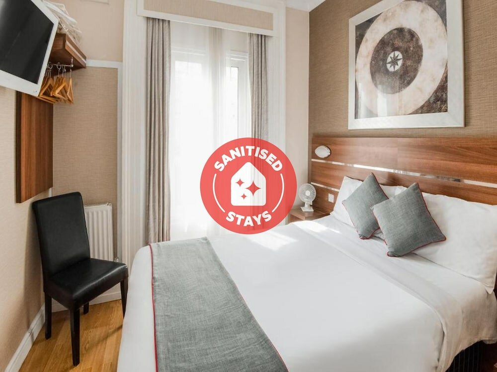 Фото Huttons Hotel