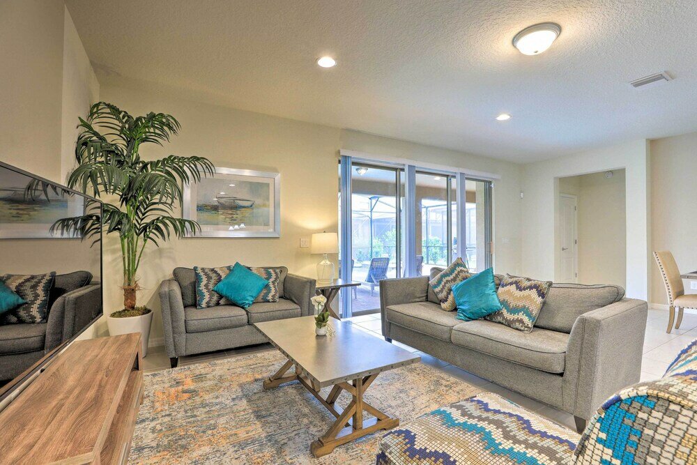 Фото Upscale Kissimmee Retreat