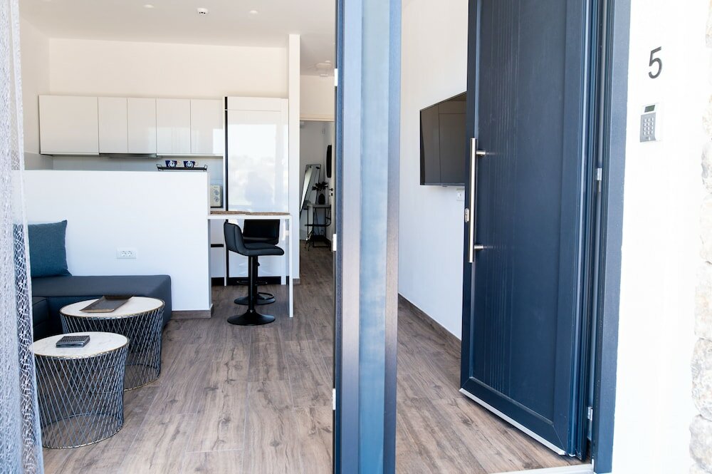 Фото Pebble Garden Orchid