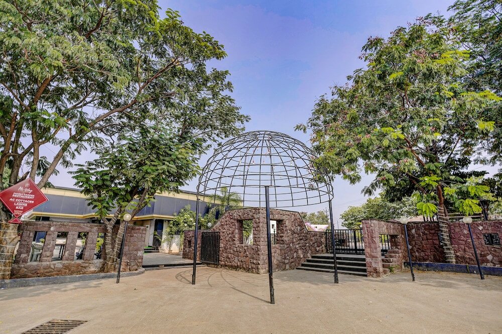 Фото Fabhotel Hi Way Resort