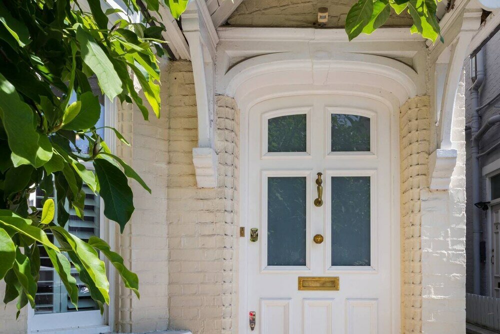 Фото Traditional 5 Bed Family Home Near theTube