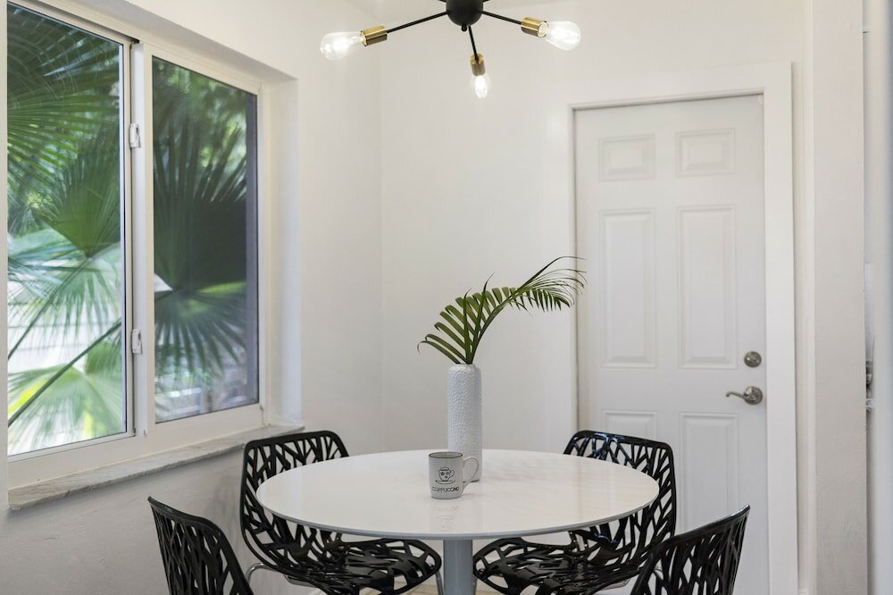 Фото Alani Bay Premium Condos