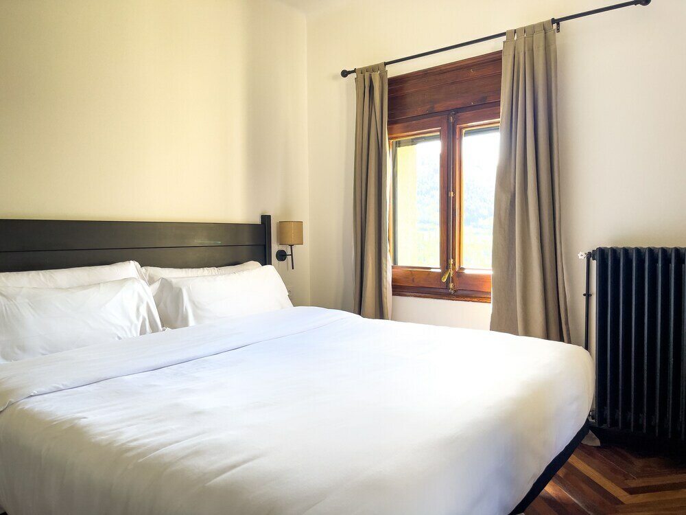 Фото Angelats Hotel