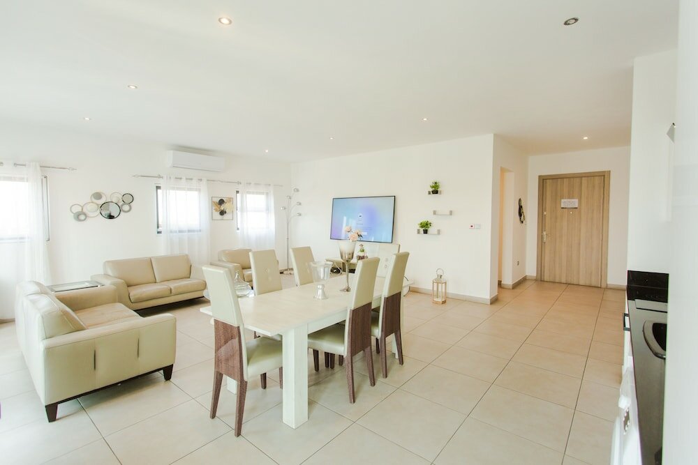 Фото Accra Luxury Apartments at Pine Court
