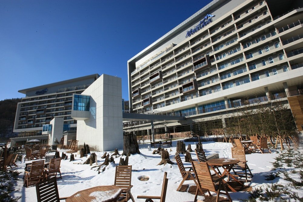 Фото High1 Condominium