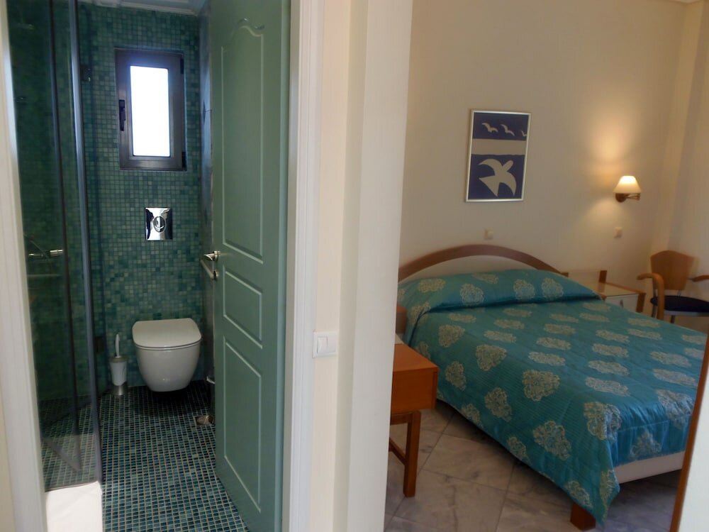 Фото Yakinthos Hotel