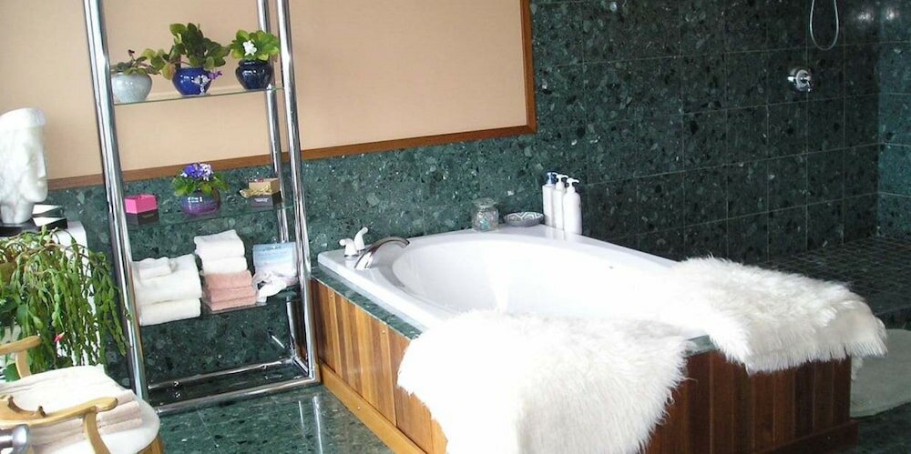 Фото Coppertoppe Inn and Retreat Center