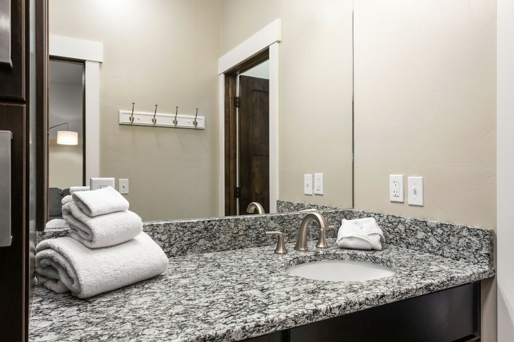 Фото The Yellowstone Hideaway Unit C