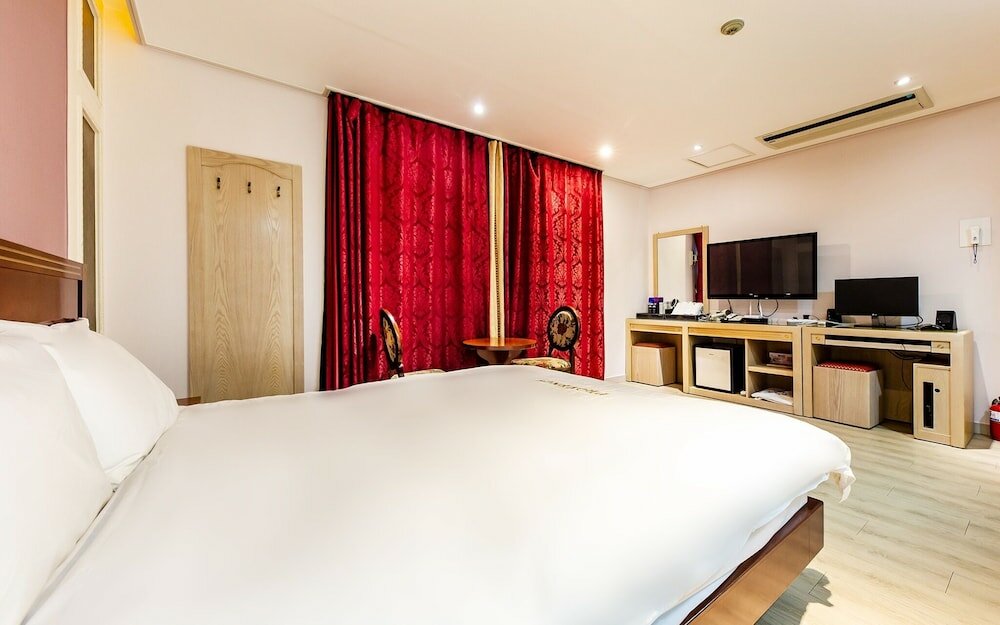 Фото Yeosu Hotel Provence