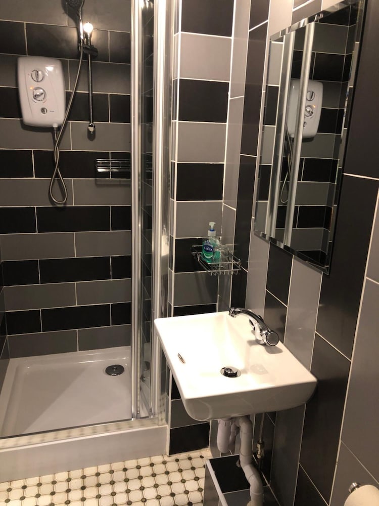 Фото Allison House 16 Guesthouse