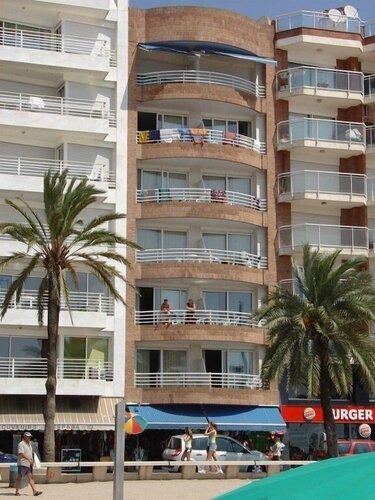 Гостиница Apartaments Sala Mar в Льорет-де-Маре