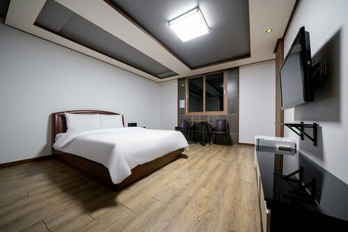 Гостиница F-one Hotel в Мокпхо