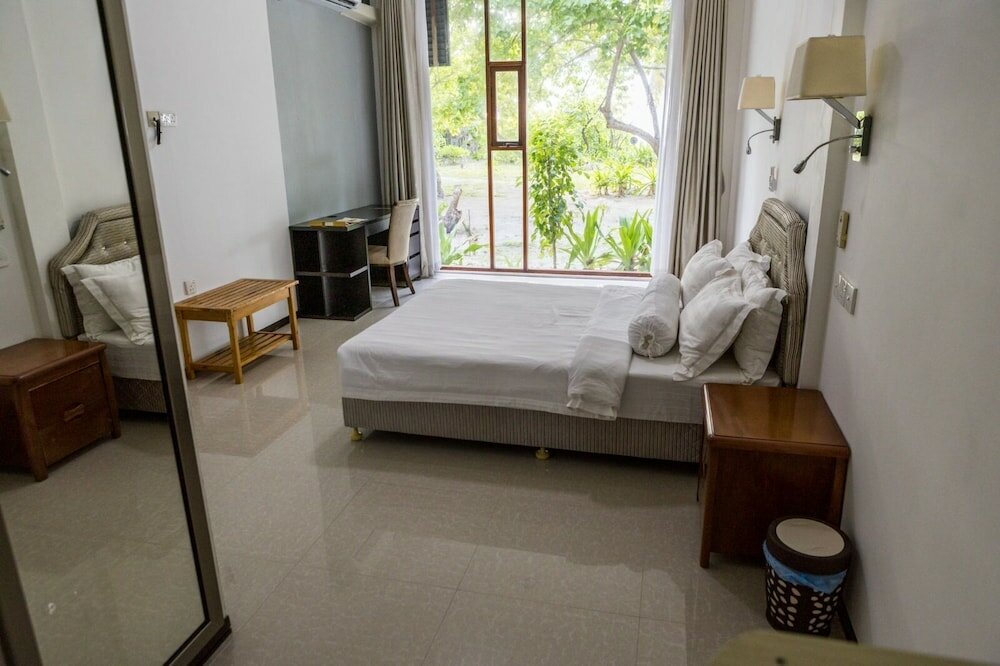 Фото Nazaki Beach Hotel