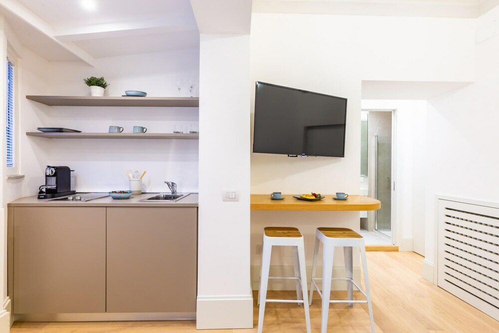 Фото Cozy Studio in Chiaia District by Wonderful Italy