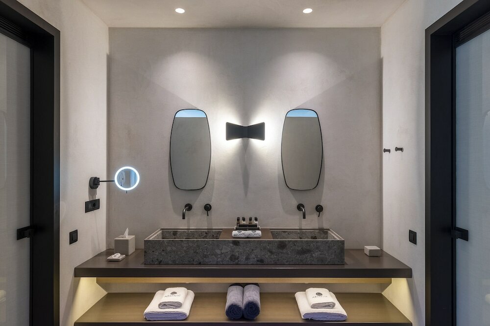 Фото Aeonic Suites and SPA