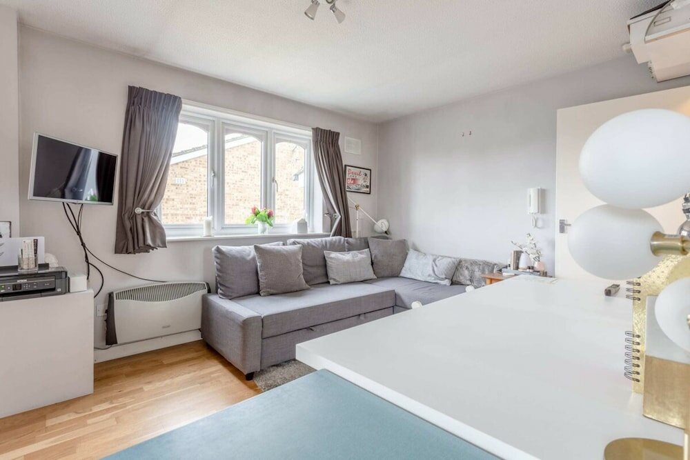 Фото Chic and Cosy 1 Bed Flat in Nw-london