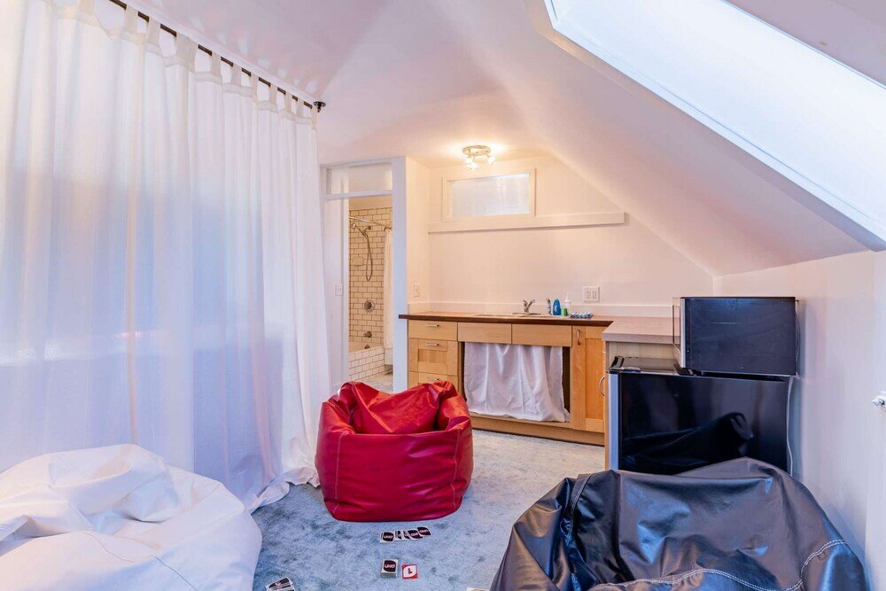 Фото Broom & Board