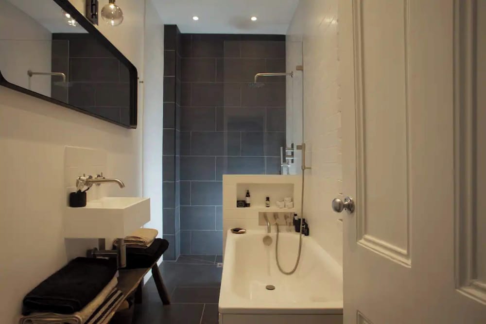 Фото Gorgeous & Spacious 2bd Flat - Putney